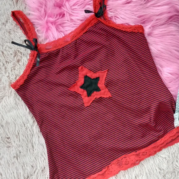 Striped mall goth star decor tank tops w lace and bows! - Picture 2 of 10